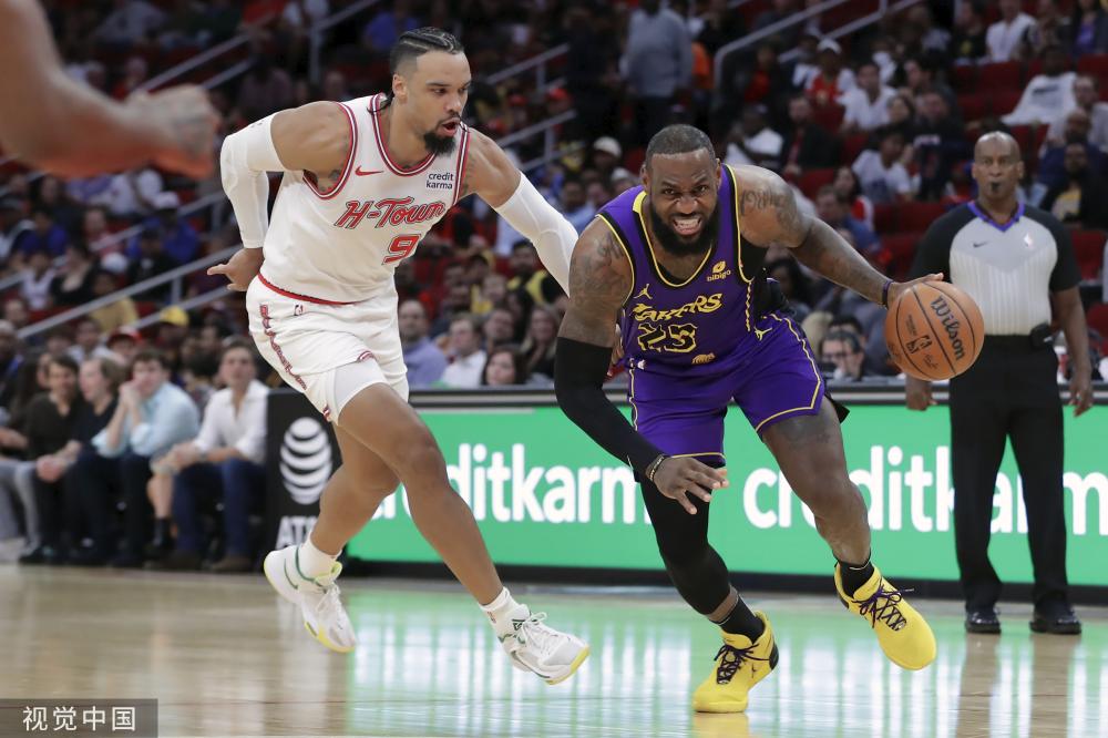 在防守端更 在防守端更