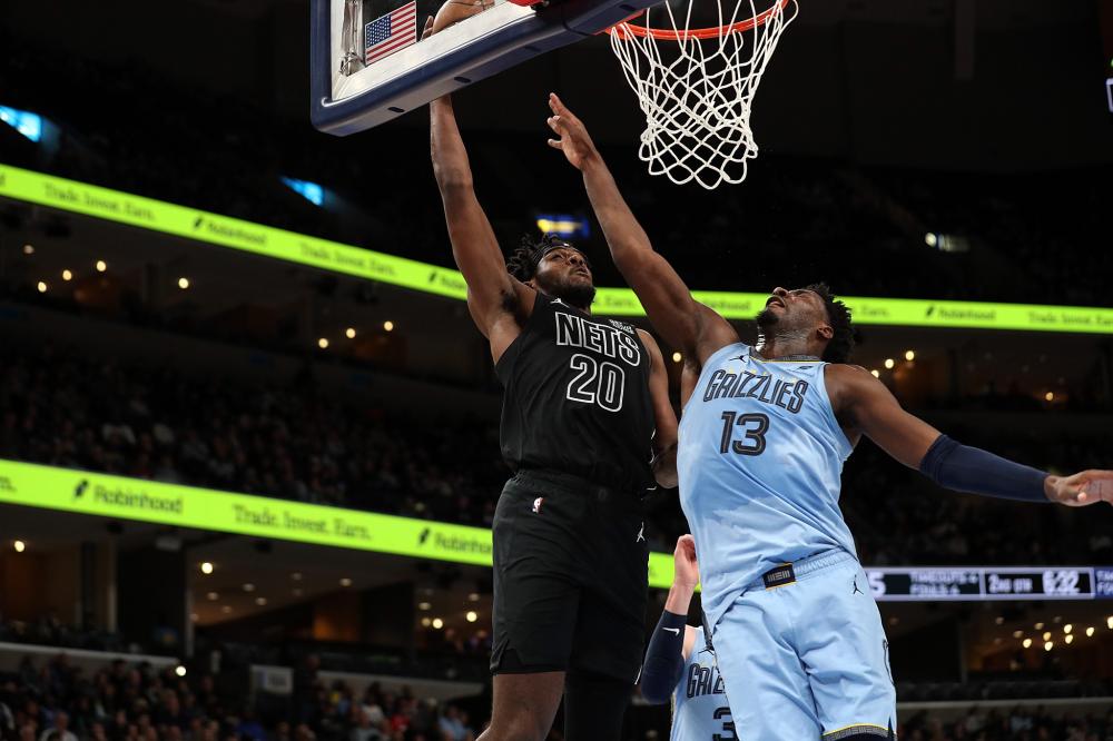 在替补席 在替补席