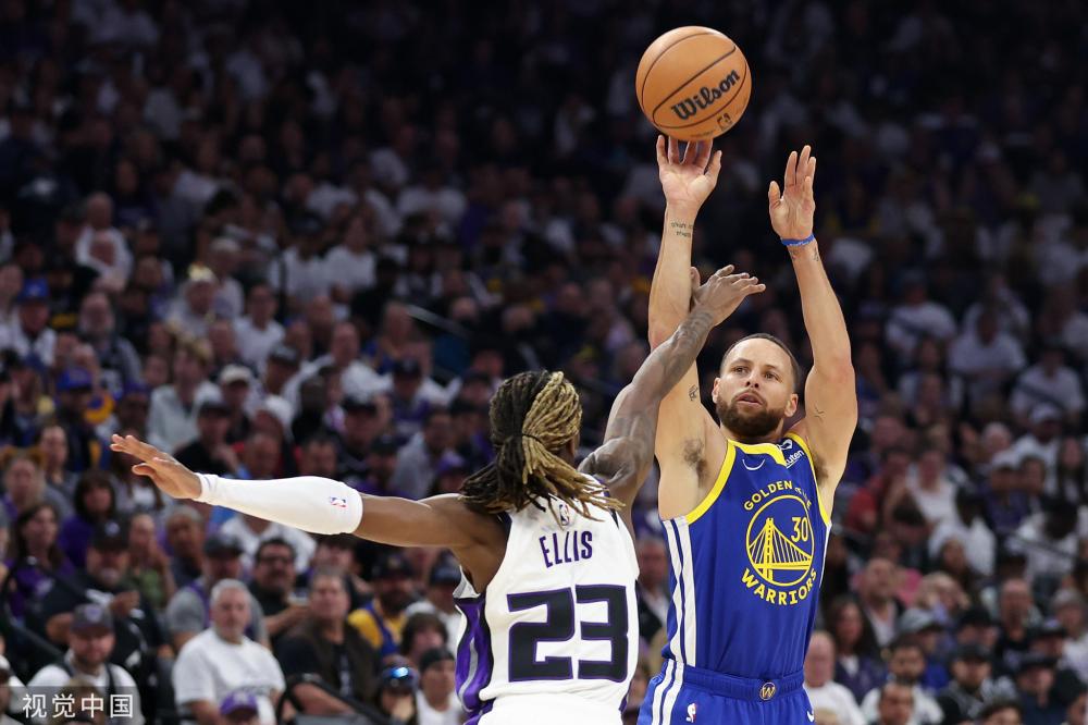 斯在锋线引 斯在锋线引